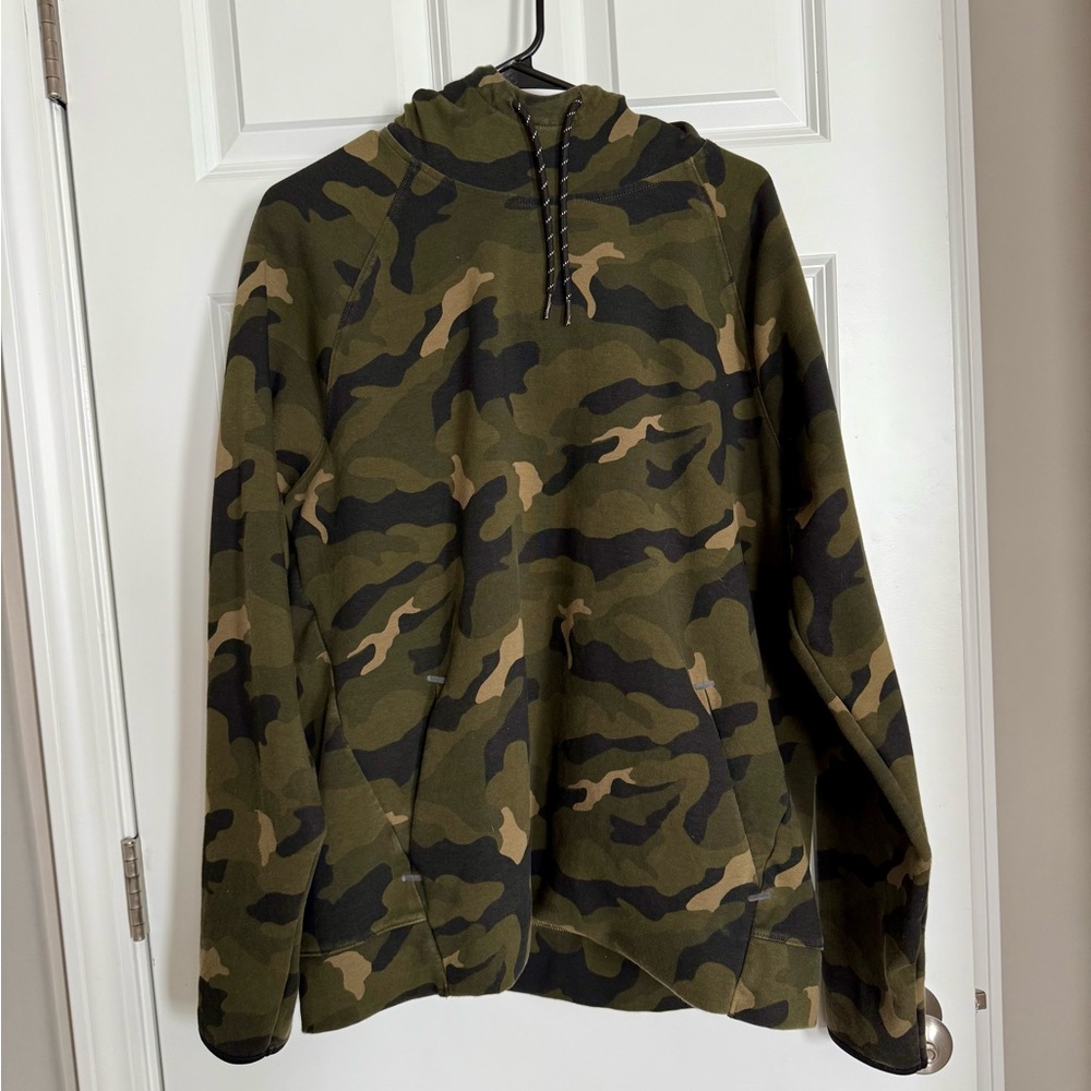 Old Navy Active Camouflage Hoodie
Like new